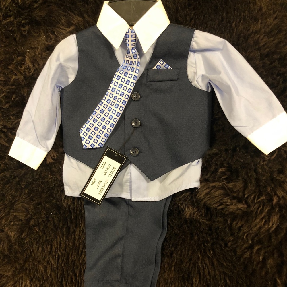 Baby boy suite Brand New with tags,3/6 months.